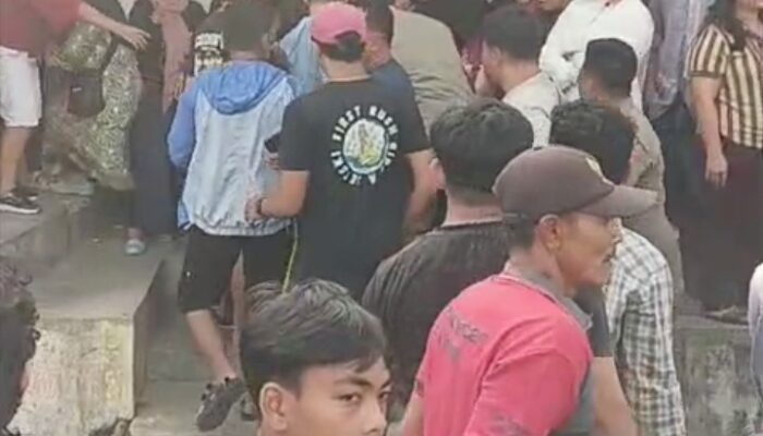 Rapat Pemulihan Lapangan Bola Rambung Merah Berujung Ricuh, Polisi Lepaskan Dua Tembakan Peringatan